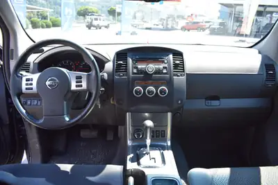 Nissan Pathfinder 2.5 dCi Platinum — SUV 7 places robuste, diesel économique — Miniatura 12