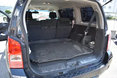 Nissan Pathfinder 2.5 dCi Platinum — SUV 7 places robuste, diesel économique — Miniatura 14