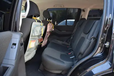 Nissan Pathfinder 2.5 dCi Platinum — SUV 7 places robuste, diesel économique — Miniatura 13