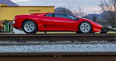 Lamborghini Diablo 1ère Génération — La légende des années 90 en Rosso Diablo, 1100 km seulement — Miniatur 11