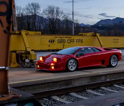 Lamborghini Diablo 1ère Génération — La légende des années 90 en Rosso Diablo, 1100 km seulement — Miniatur 13