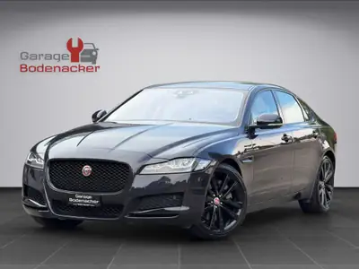 Jaguar XF 30d Portfolio — Berline diesel V6 300 ch, entretien récent, garantie 1 an — vue extérieure