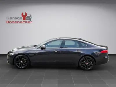 Jaguar XF 30d Portfolio — Berline diesel V6 300 ch, entretien récent, garantie 1 an — arrière