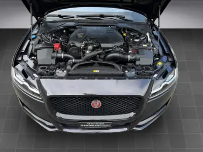 Jaguar XF 30d Portfolio — Berline diesel V6 300 ch, entretien récent, garantie 1 an — Miniature 15