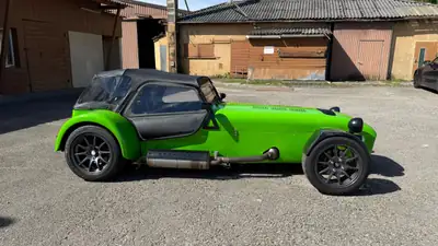 Caterham Seven 485 CSR — Roadster légendaire 240 ch, 12'600 km seulement — Heckansicht