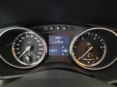 Mercedes-Benz R 350 V6 CDI 4matic — Monospace premium 7 places, diesel performant — Armaturenbrett