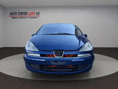 Peugeot 807 2.2 HDi — Monospace 7 places fiable, attelage et climatisation — vue extérieure