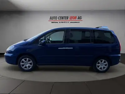 Peugeot 807 2.2 HDi — Monospace 7 places fiable, attelage et climatisation — arrière
