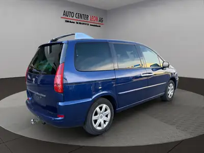 Peugeot 807 2.2 HDi — Monospace 7 places fiable, attelage et climatisation — détail