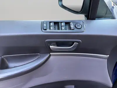 Peugeot 807 2.2 HDi — Monospace 7 places fiable, attelage et climatisation — Miniature 12