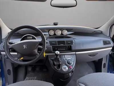 Peugeot 807 2.2 HDi — Monospace 7 places fiable, attelage et climatisation — Miniature 14
