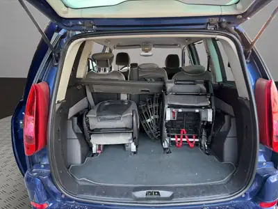 Peugeot 807 2.2 HDi — Monospace 7 places fiable, attelage et climatisation — Miniature 19