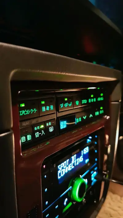 Toyota Century VG40 V8 4.0 — Légendaire limousine JDM, état collecteur — Miniature 10