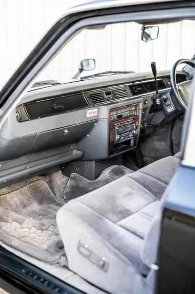 Toyota Century VG40 V8 4.0 — Légendaire limousine JDM, état collecteur — Miniature 13
