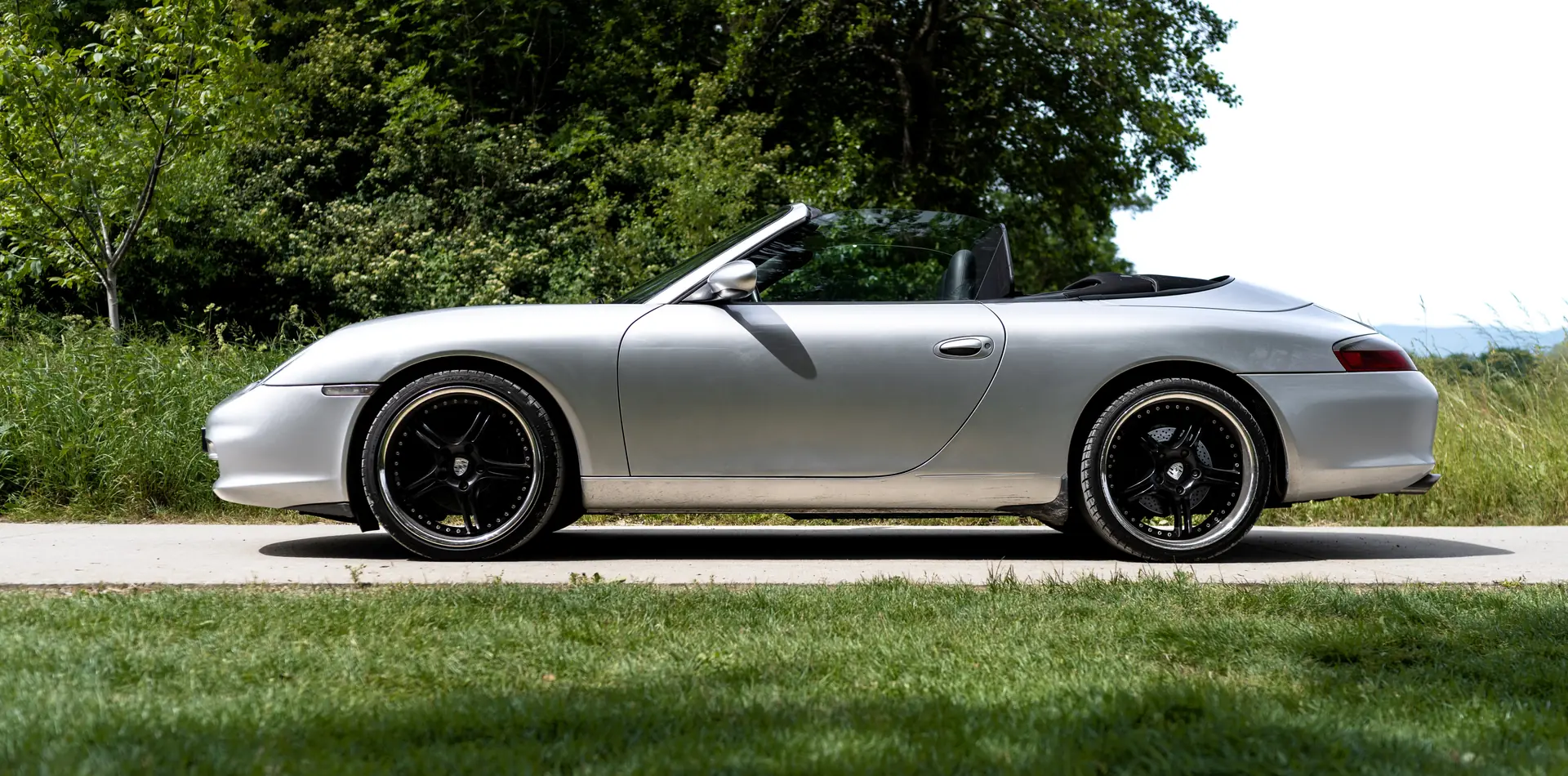 Porsche 911 Carrera 2 Cabriolet — 320 ch, roadster mythique, toile électrique