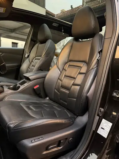 Nissan Qashqai 1.7 dCi N-Tec 4x4 — SUV robuste, équipé 8 roues complètes et sièges chauffants — Heckansicht