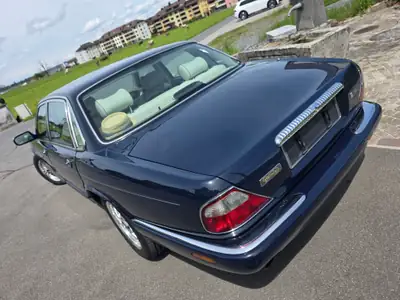 Daimler V8 Kurzversion 1999 — Berline de prestige anglaise, certificat d'authenticité officiel — Miniatura 8