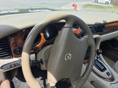 Daimler V8 Kurzversion 1999 — Berline de prestige anglaise, certificat d'authenticité officiel — Miniatura 15