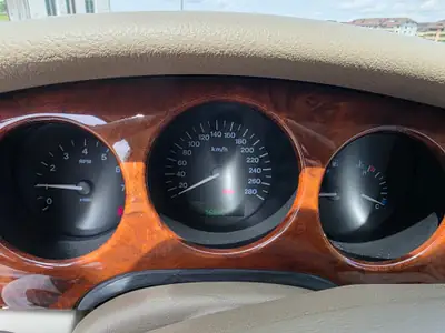 Daimler V8 Kurzversion 1999 — Berline de prestige anglaise, certificat d'authenticité officiel — Miniatura 16