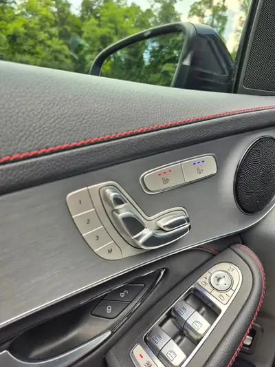 Mercedes-Benz GLC 220 d AMG Line — SUV premium diesel, équipement haut de gamme et faible kilométrage — Thumbnail 11