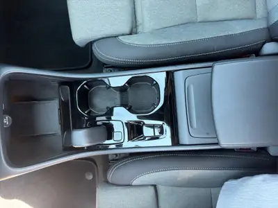 Volvo XC40 2.0 B4 MH Plus Dark — Hybride léger, design suédois, 30 000 km — Miniature 17