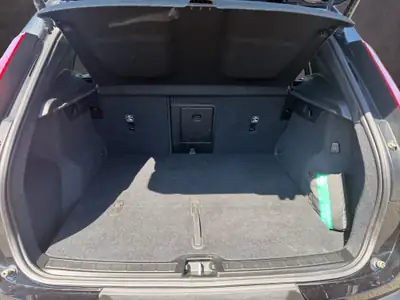 Volvo XC40 2.0 B4 MH Plus Dark — Hybride léger, design suédois, 30 000 km — Miniature 19