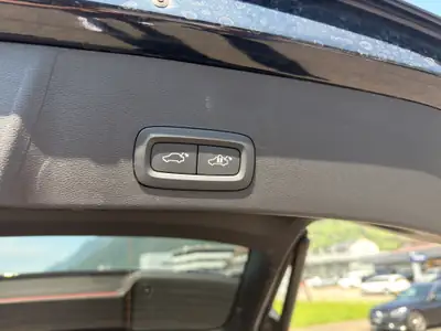 Volvo XC40 2.0 B4 MH Plus Dark — Hybride léger, design suédois, 30 000 km — Miniature 20