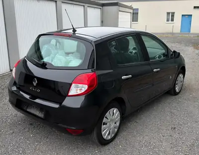 Renault Clio 1.2 16V Expression — Citadine fiable, entretien neuf, équipée Apple CarPlay — côté