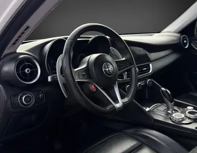 Alfa Romeo Giulia 2.2 JTDM Super — Berline sportive diesel, 171 000 km, sans sinistre — Miniatura 8