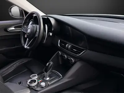 Alfa Romeo Giulia 2.2 JTDM Super — Berline sportive diesel, 171 000 km, sans sinistre — Miniatura 10