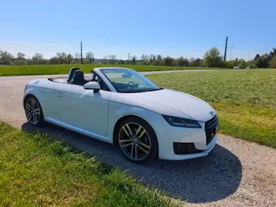 Audi TT Roadster 2.0 TFSI Quattro — Cabriolet sportif affranchi, entretien récent — Seitenansicht