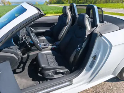 Audi TT Roadster 2.0 TFSI Quattro — Cabriolet sportif affranchi, entretien récent — Armaturenbrett