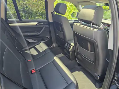 BMW X3 20i xDrive 2015 — SUV premium 4x4, entretien impeccable et équipé — intérieur