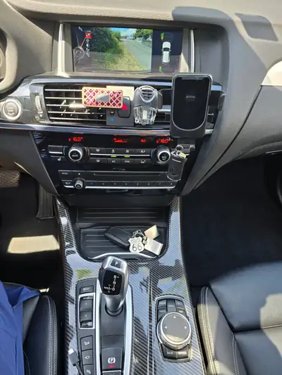 BMW X3 20i xDrive 2015 — SUV premium 4x4, entretien impeccable et équipé — tableau de bord