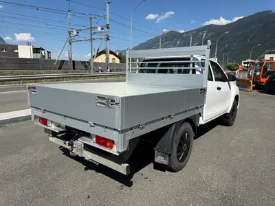 Toyota HI-LUX 2.4D-4D Comfort Extra Cab 4x4 — Utilitaire robuste, expertise complète incluse — détail