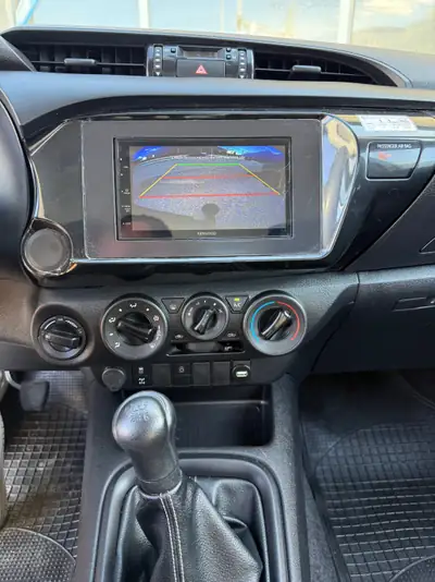 Toyota HI-LUX 2.4D-4D Comfort Extra Cab 4x4 — Utilitaire robuste, expertise complète incluse — Miniature 11