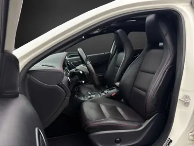 Mercedes-AMG A 45 4Matic — Performance 360 ch, Blanc Perlé, Entretien à jour — Miniature 7