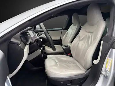 Tesla Model S 85D — Berline électrique haute performance, 525 ch, service frais — Miniature 7