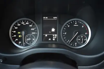 Mercedes-Benz Vito 114 CDI — Utilitaire fiable, 960 kg de charge utile, révision complète — Miniatura 20