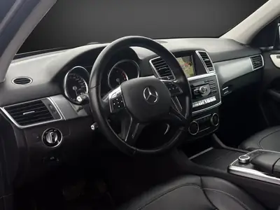 Mercedes-Benz ML 500 — SUV premium 408 ch, récemment révisé — Miniature 8