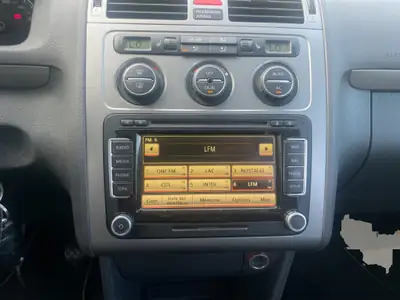 VW Touran 1.4 TSI Conceptline — Monospace fiable, expertise reconnue et service à jour — Miniature 12
