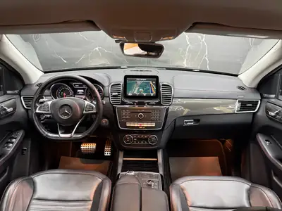 Mercedes-Benz GLE Coupé 400 4Matic — SUV premium 333 ch, 2 jeux de roues, sans sinistre — Miniatura 10