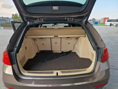 BMW 330d xDrive Touring — Break diesel performant, sans sinistre et faible consommation — Miniature 8