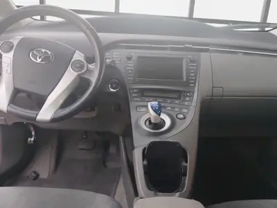 Toyota Prius 1.8 HSD Sol 2009 — Hybride économique, entretien complet, sans accident — Miniature 12