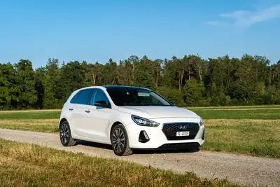 Hyundai i30 1.4 T-GDi Vertex — Berline compacte sportive, équipement premium et faible kilométrage — Außenansicht
