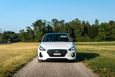 Hyundai i30 1.4 T-GDi Vertex — Berline compacte sportive, équipement premium et faible kilométrage — Seitenansicht