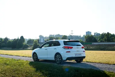 Hyundai i30 1.4 T-GDi Vertex — Berline compacte sportive, équipement premium et faible kilométrage — Heckansicht