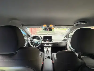 Hyundai i30 1.5 T-GDi N-Line — Berline compacte hybride mild, 21'000 km seulement — Miniatur 7