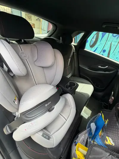 Hyundai i30 1.5 T-GDi N-Line — Berline compacte hybride mild, 21'000 km seulement — Miniatur 9