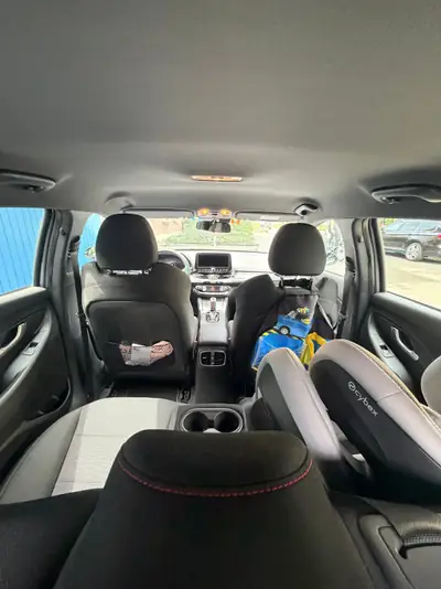 Hyundai i30 1.5 T-GDi N-Line — Berline compacte hybride mild, 21'000 km seulement — Miniatur 11